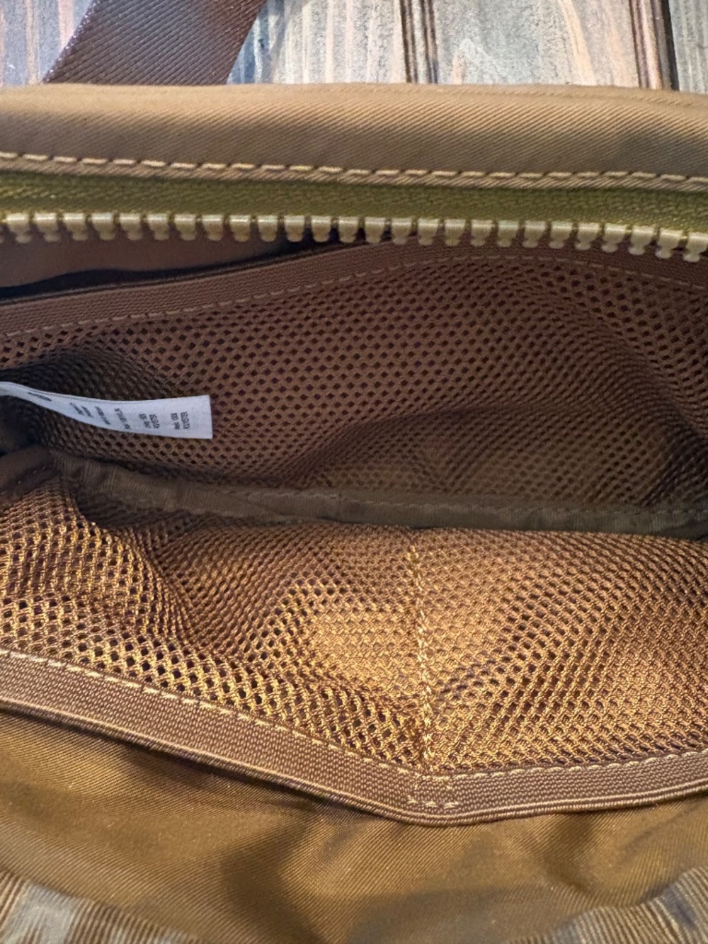 Lululemon Everywhere Belt Bum Crossbody Bag Gold - Picture 6 of 8